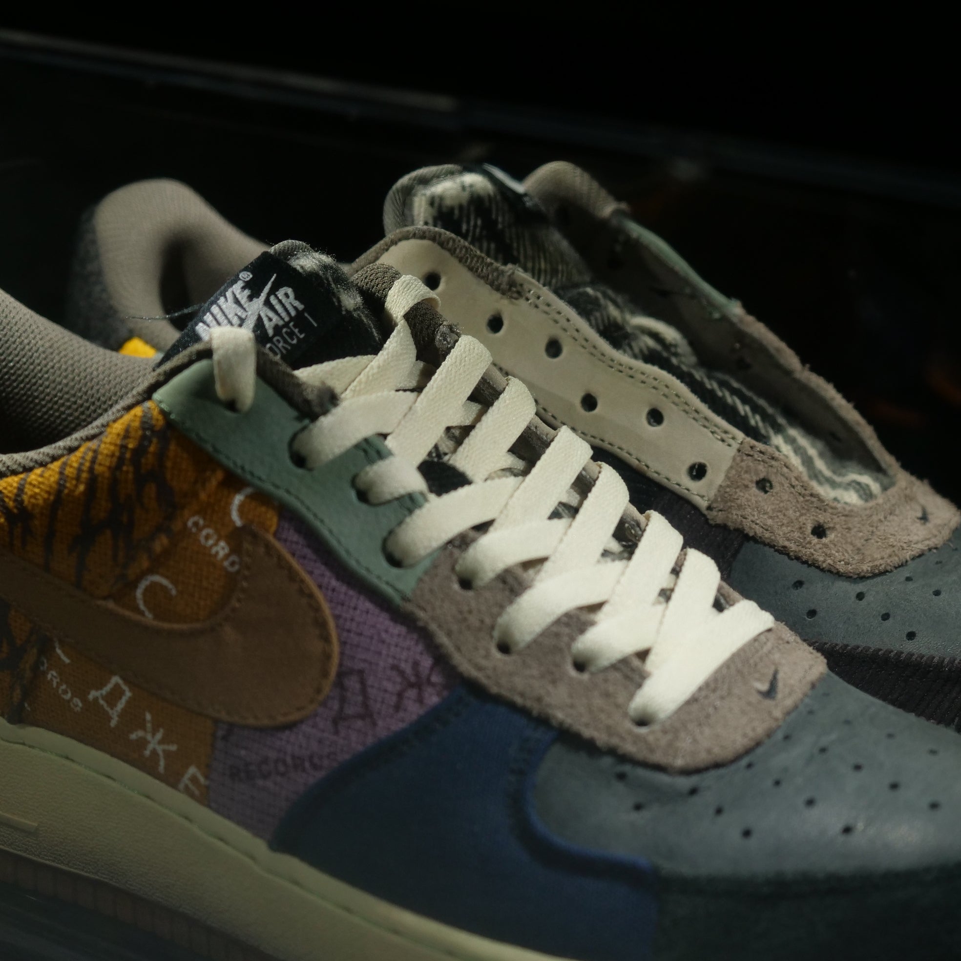  Sneakerbox Led (Controle sonore)